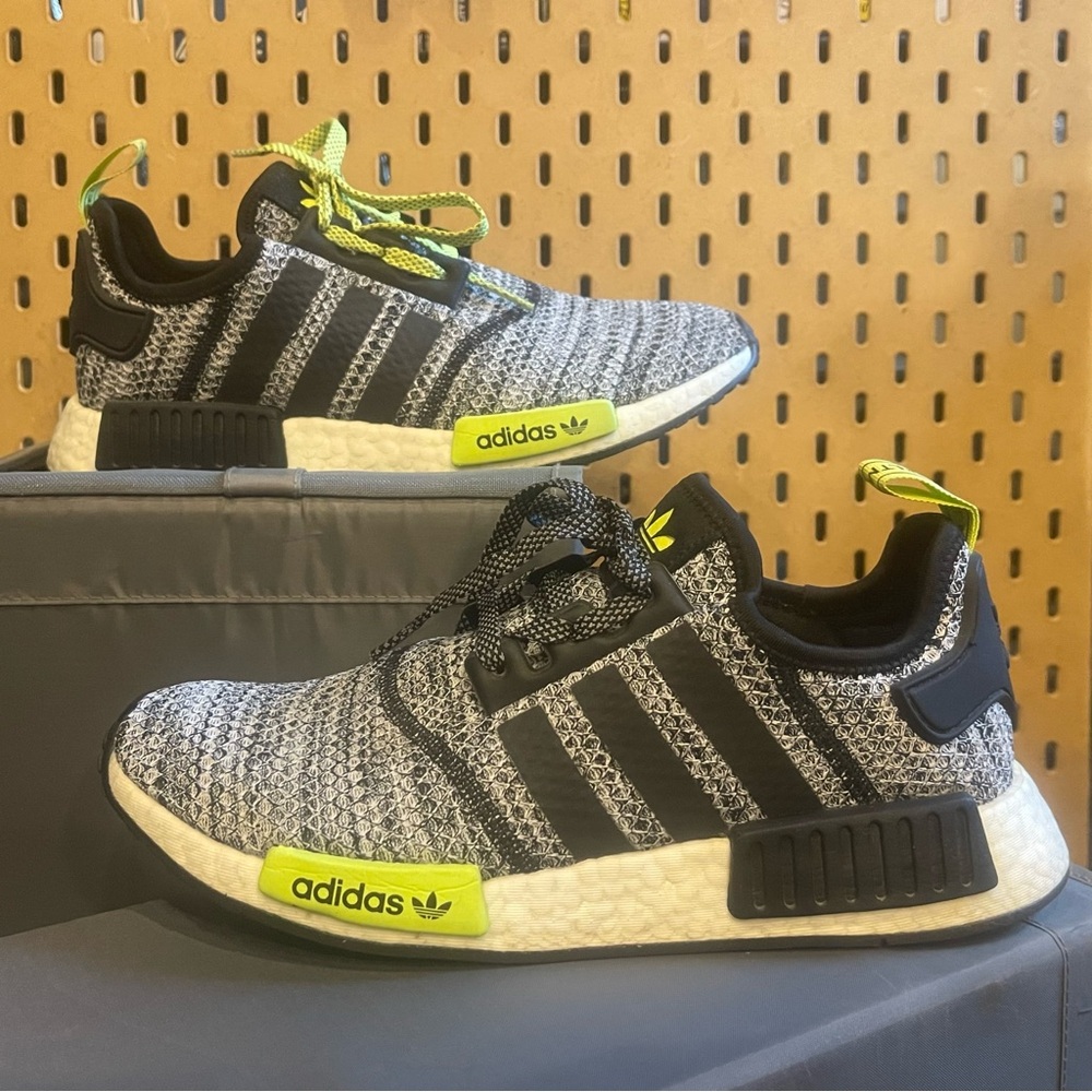 Men’s size 9, Adidas, NMD R1